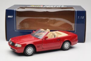 Mercedes SL500 R129 Rot Revell 1:18 08927 Metall — Bild 8 von 8