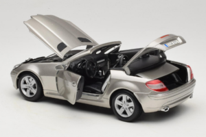 Mercedes SLK R171 Helles Bronze Metallic Maisto 1:18 31674-R1 Metall — Bild 5 von 8