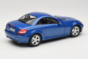 Mercedes SLK R171 Blue Metallic Minichamps 1:18 100033131 Metall — Bild 4 von 11