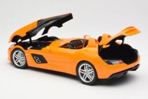 Mercedes SLR McLaren C199 Stirling Moss AMG Solarbeam Metallic Minichamps 1:18 100038400 Metall — Bild 5 von 8