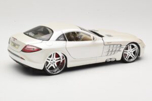 Mercedes SLR McLaren C199 Weiß Maisto 1:18 31068 Metall — Bild 3 von 8