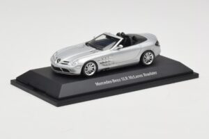 Mercedes SLR McLaren Roadster Crystal Laurit Silver Minichamps 1:43 B66961005 Metall — Bild 2 von 4