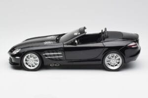 Mercedes SLR McLaren Roadster R199 Crystal Galaxit Schwarz Minichamps 1:18 B66961004 Metall — Bild 4 von 8