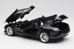 Mercedes SLR McLaren Roadster R199 Crystal Galaxit Schwarz Minichamps 1:18 B66961004 Metall — Bild 5 von 8