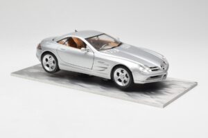 Mercedes SLR Vision Silber Limitierte Auflage Mit Aluminium-Sockel Bburago 1:18 B66962102 Metall — Bild 6 von 8