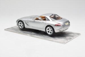 Mercedes SLR Vision Silber Limitierte Auflage Mit Aluminium-Sockel Bburago 1:18 B66962102 Metall — Bild 7 von 8