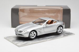 Mercedes SLR Vision Silber Limitierte Auflage Mit Aluminium-Sockel Bburago 1:18 B66962102 Metall — Bild 8 von 8