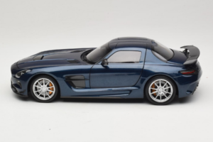Mercedes SLS AMG Black Series Daytona Blue Metallic Minichamps 1:18 110033026 Metall — Bild 4 von 8