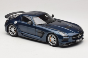 Mercedes SLS AMG Black Series Daytona Blue Metallic Minichamps 1:18 110033026 Metall — Bild 6 von 8