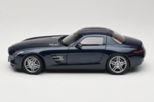 Mercedes SLS AMG C197 Blue Metallic Minichamps 1:18 100039021 Metall — Bild 4 von 8