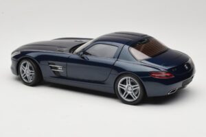 Mercedes SLS AMG C197 Blue Metallic Minichamps 1:18 100039021 Metall — Bild 7 von 8