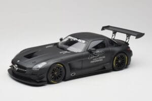 Mercedes AMG SLS C197 GT3 45 Jahre Driving Performance Minichamps 1:18 151133100 Metall