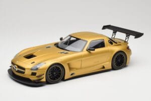 Mercedes AMG SLS C197 GT3 Street Gold Minichamps 1:18 151113106 Metall