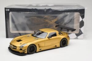 Mercedes AMG SLS C197 GT3 Street Gold Minichamps 1:18 151113106 Metall — Bild 6 von 6