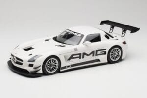 Mercedes AMG SLS C197 GT3 Street Weiß Minichamps 1:18 151123107 Metall