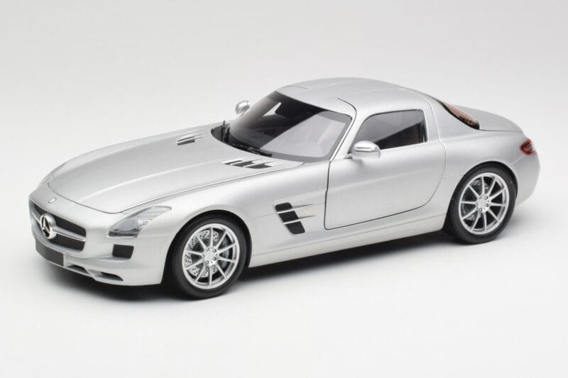 Mercedes SLS AMG C197 Iridium Silber Minichamps 1:18 100039026 Metall