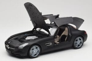 Mercedes SLS AMG C197 Matte Black Minichamps 1:18 100039027 Metall — Bild 2 von 8