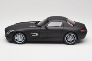Mercedes SLS AMG C197 Matte Black Minichamps 1:18 100039027 Metall — Bild 4 von 8
