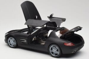 Mercedes SLS AMG C197 Matte Black Minichamps 1:18 100039027 Metall — Bild 5 von 8