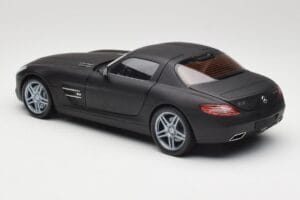 Mercedes SLS AMG C197 Matte Black Minichamps 1:18 100039027 Metall — Bild 7 von 8