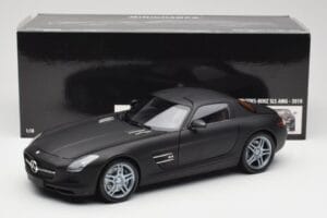 Mercedes SLS AMG C197 Matte Black Minichamps 1:18 100039027 Metall — Bild 8 von 8