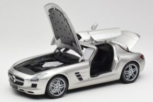 Mercedes SLS AMG C197 Matt Silber Minichamps 1:18 100039029 Metall — Bild 2 von 8