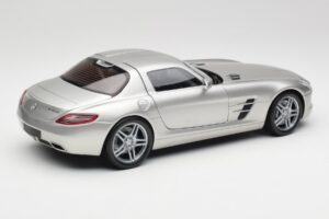 Mercedes SLS AMG C197 Matt Silber Minichamps 1:18 100039029 Metall — Bild 3 von 8