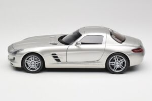Mercedes SLS AMG C197 Matt Silber Minichamps 1:18 100039029 Metall — Bild 4 von 8