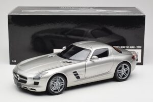 Mercedes SLS AMG C197 Matt Silber Minichamps 1:18 100039029 Metall — Bild 8 von 8