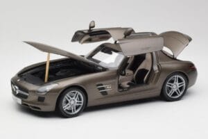Mercedes SLS AMG C197 Monza Grau Minichamps 1:18 B66960044 Metall — Bild 2 von 8