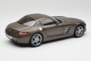 Mercedes SLS AMG C197 Monza Grau Minichamps 1:18 B66960044 Metall — Bild 3 von 8