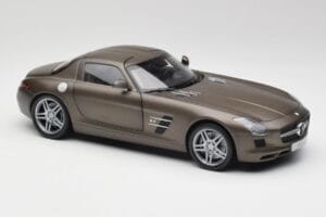 Mercedes SLS AMG C197 Monza Grau Minichamps 1:18 B66960044 Metall — Bild 6 von 8