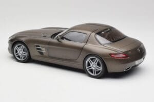 Mercedes SLS AMG C197 Monza Grau Minichamps 1:18 B66960044 Metall — Bild 7 von 8