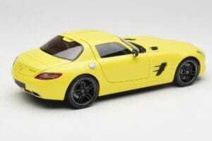 Mercedes SLS AMG C197 Gelb Minichamps 1:18 100039022 Metall — Bild 3 von 8