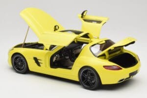 Mercedes SLS AMG C197 Gelb Minichamps 1:18 100039022 Metall — Bild 5 von 8