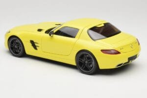 Mercedes SLS AMG C197 Gelb Minichamps 1:18 100039022 Metall — Bild 7 von 8