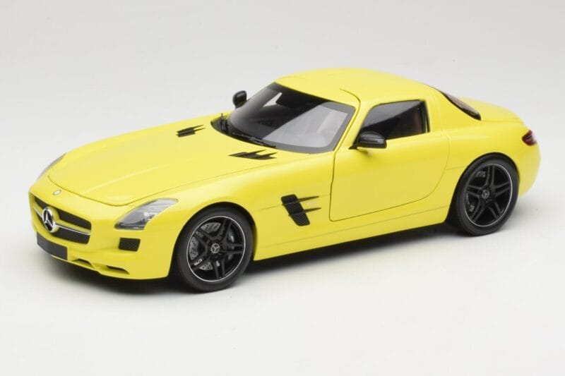 Mercedes SLS AMG C197 Gelb Minichamps 1:18 100039022 Metall