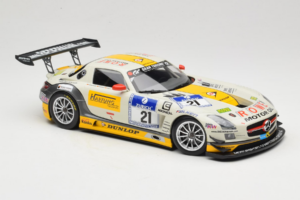 Mercedes SLS AMG GT3 #21 Rowe Racing M. Hartung / N. Heyer ADAC 24 Hours Nurburgring 2013 Minichamps 1:18 151133121 Metall — Bild 4 von 6