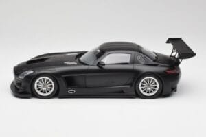 Mercedes SLS AMG GT3 C197 Street Matt Schwarz Minichamps 1:18 151113101 Metall — Bild 3 von 6