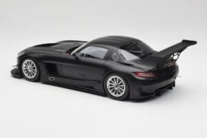Mercedes SLS AMG GT3 C197 Street Matt Schwarz Minichamps 1:18 151113101 Metall — Bild 5 von 6