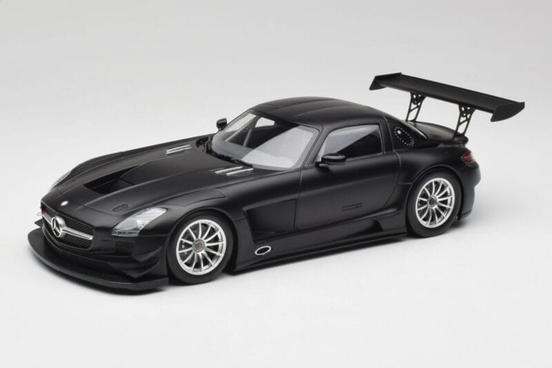 Mercedes SLS AMG GT3 C197 Street Matt Schwarz Minichamps 1:18 151113101 Metall