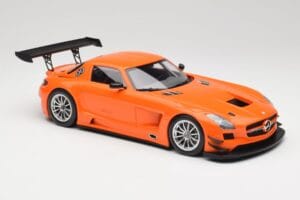 Mercedes SLS AMG GT3 C197 Street Orange Minichamps 1:18 151113105 Metall — Bild 4 von 6