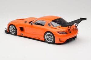 Mercedes SLS AMG GT3 C197 Street Orange Minichamps 1:18 151113105 Metall — Bild 5 von 6