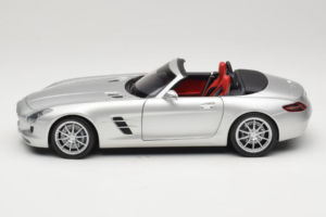 Mercedes SLS AMG Roadster Iridium Silber Minichamps 1:18 B66960078 Metall — Bild 4 von 8