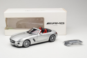 Mercedes SLS AMG Roadster Iridium Silber Minichamps 1:18 B66960078 Metall — Bild 8 von 8