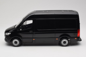 Mercedes Sprinter Schwarz Norev 1:18 183041 Metall — Bild 4 von 8