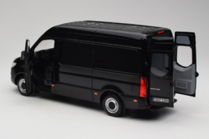 Mercedes Sprinter Schwarz Norev 1:18 183041 Metall — Bild 5 von 8