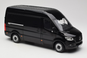 Mercedes Sprinter Schwarz Norev 1:18 183041 Metall — Bild 6 von 8