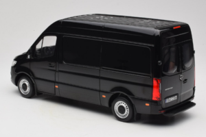 Mercedes Sprinter Schwarz Norev 1:18 183041 Metall — Bild 7 von 8