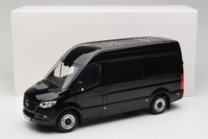 Mercedes Sprinter Schwarz Norev 1:18 183041 Metall — Bild 8 von 8